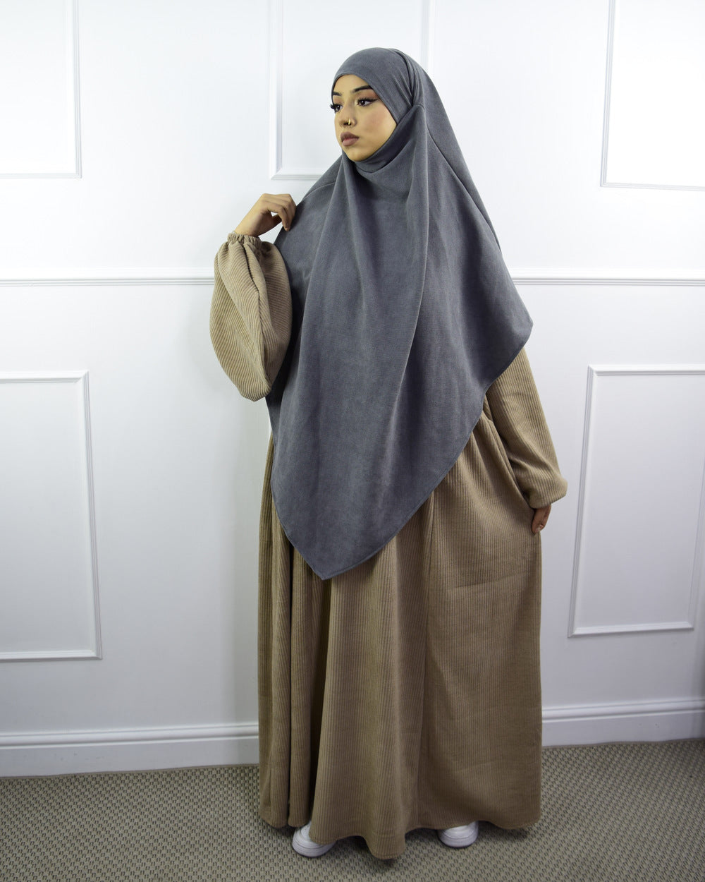 Velvet Papillon abaya
