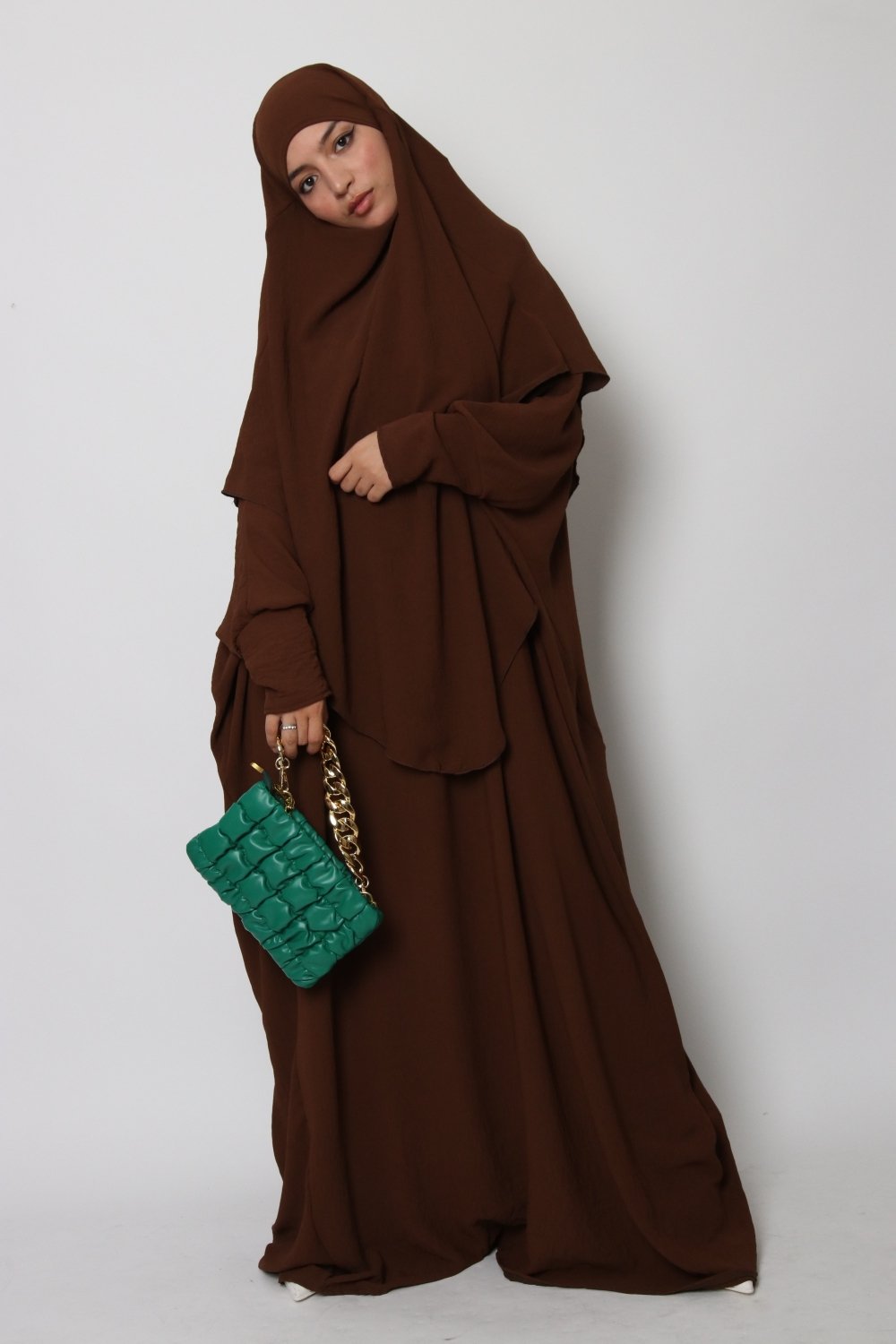 Abaya und Khimarset-Schmetterling 