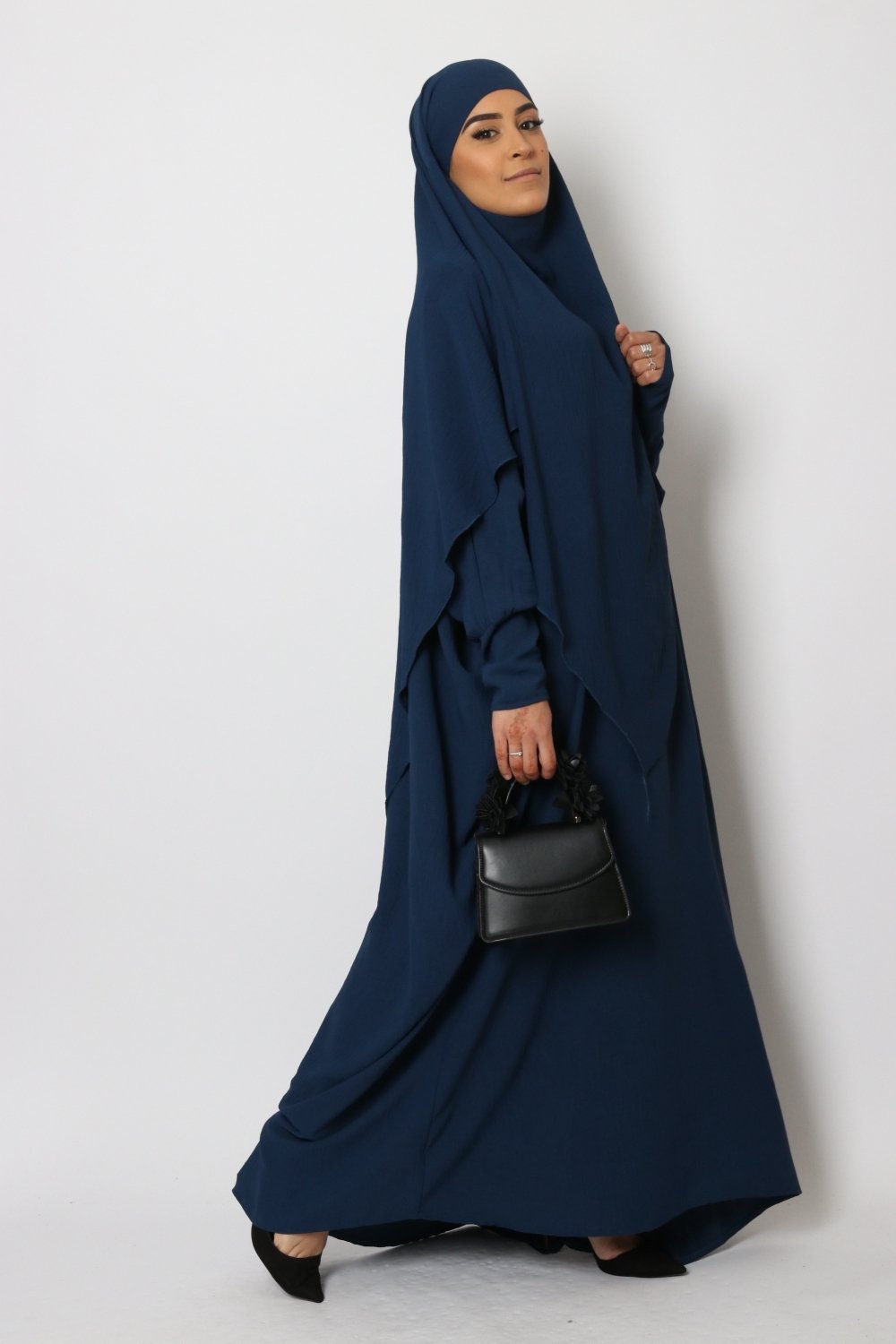 Abaya und Khimarset-Schmetterling 