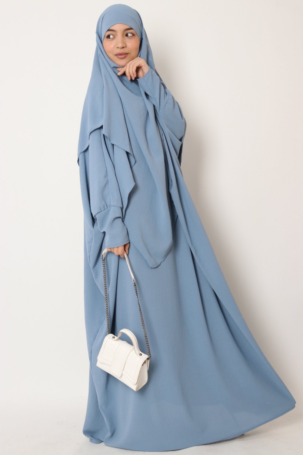 Abaya und Khimarset-Schmetterling 