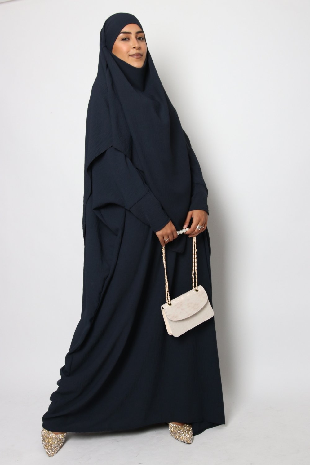 Abaya und Khimarset-Schmetterling 