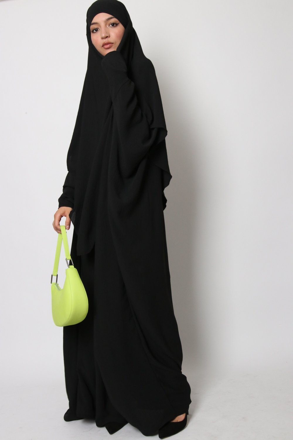 Abaya und Khimarset-Schmetterling 