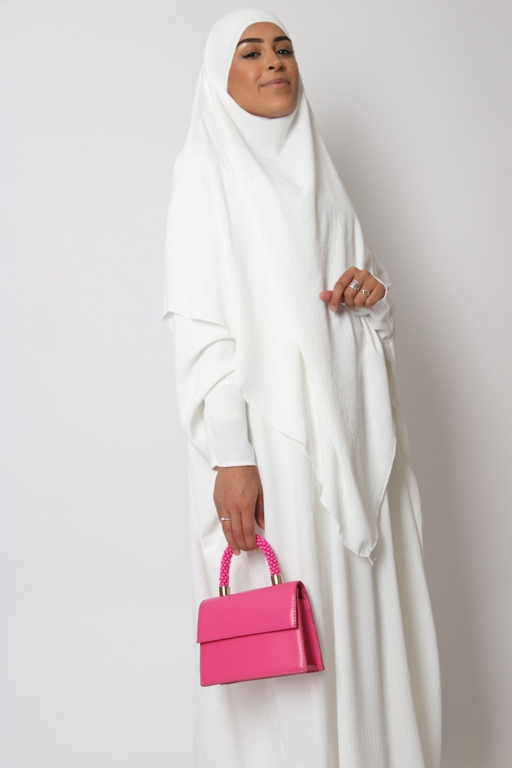 Abaya und Khimarset-Schmetterling 