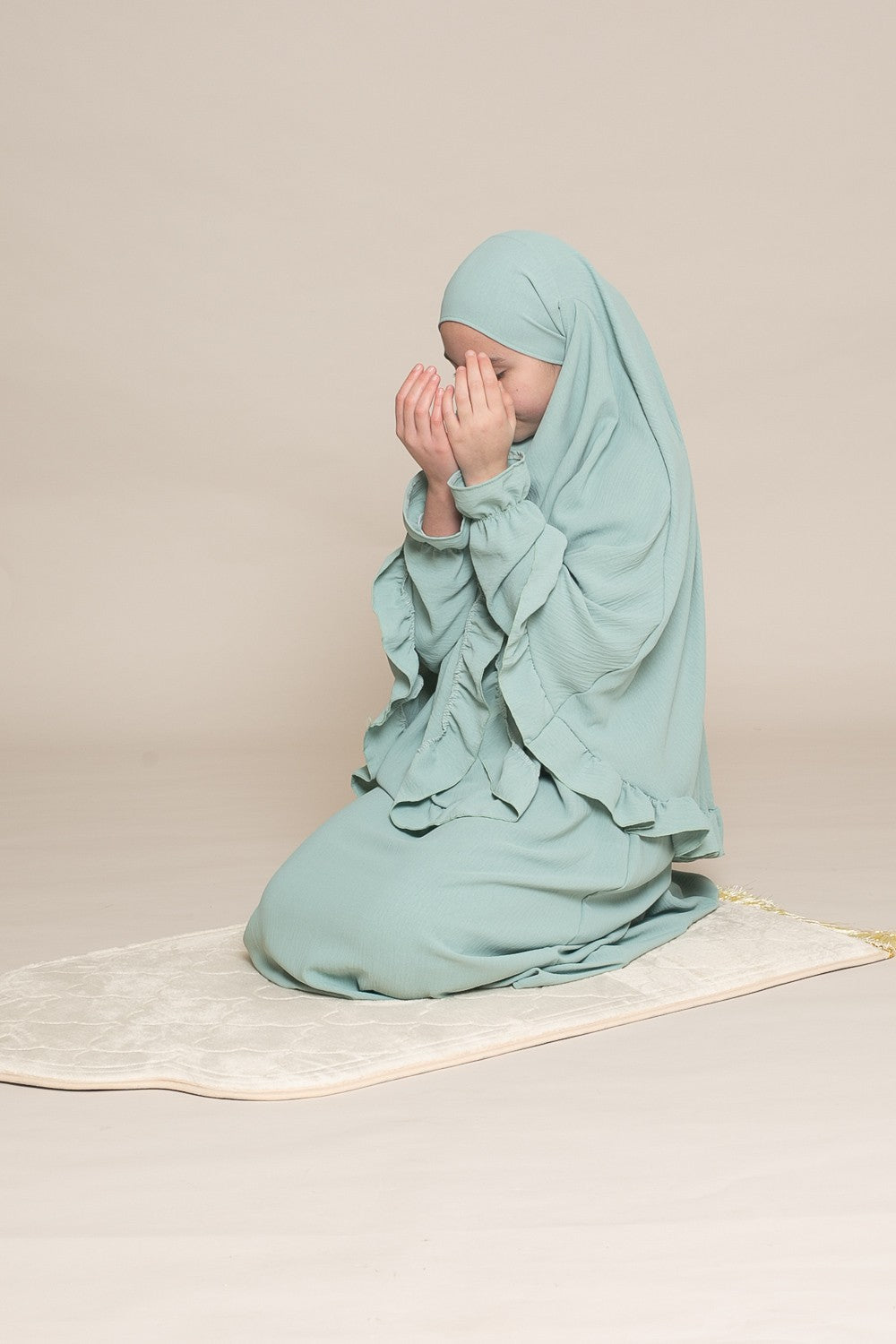 Abaya und Khimarset Rüschen-Binti