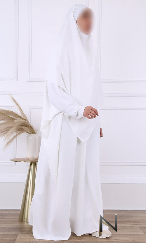 Abaya und Khimarset-Schmetterling 