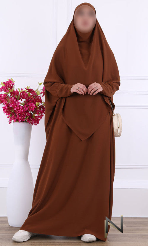 Abaya und Khimarset-Schmetterling 