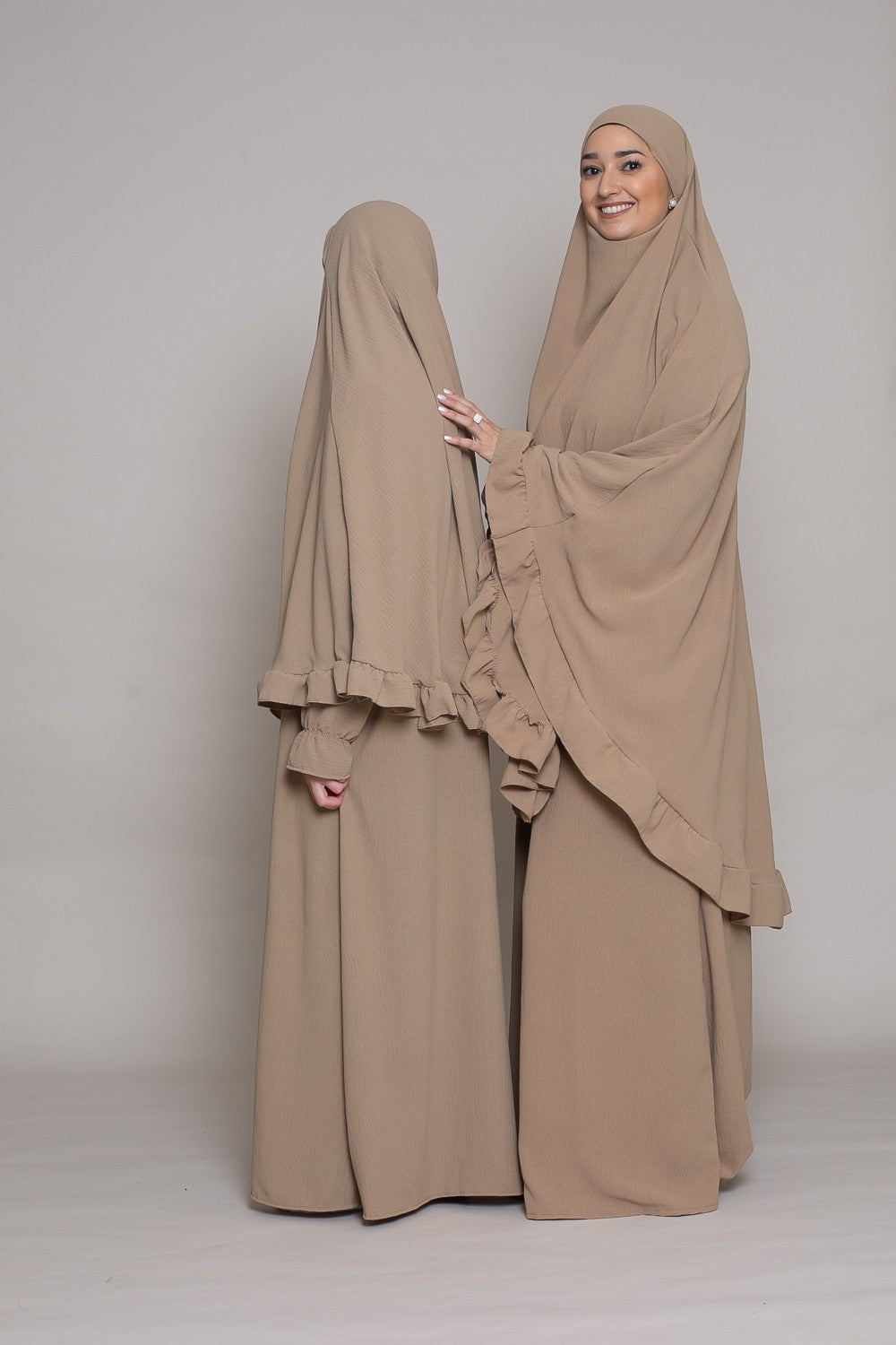 Abaya und Khimarset Rüschen-Binti