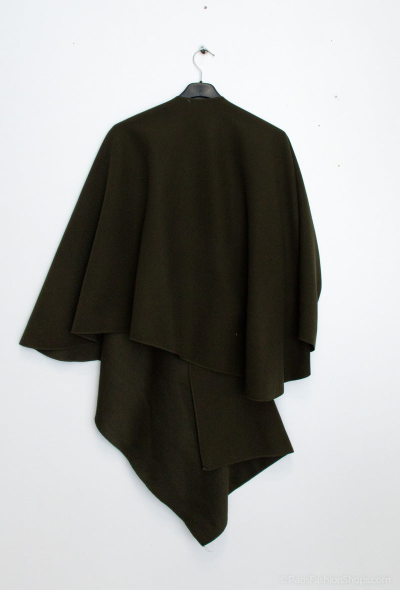 Poncho with bow